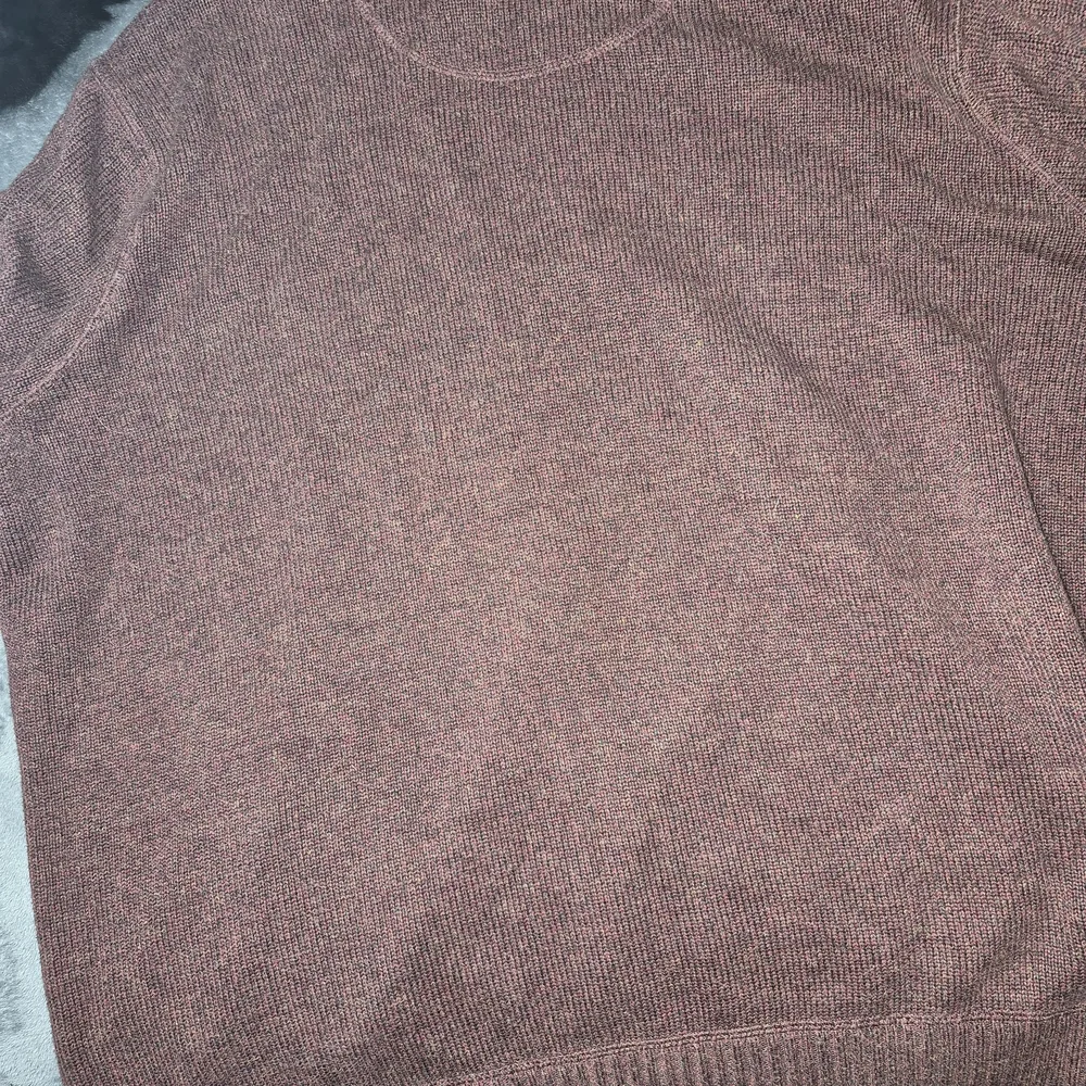 Eddie Bauer Marled Burgundy Crewneck Sweater - Picture 3 of 4